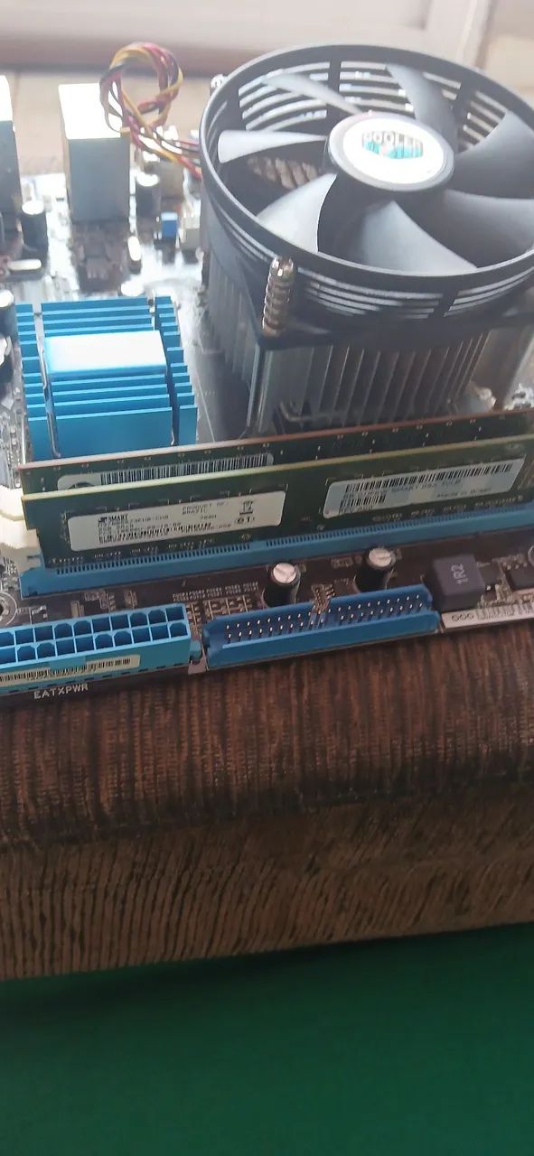 Placa de vídeo asus + processador, cooler, 2 pentes de ram 2g cada e + gpu - Foto 3