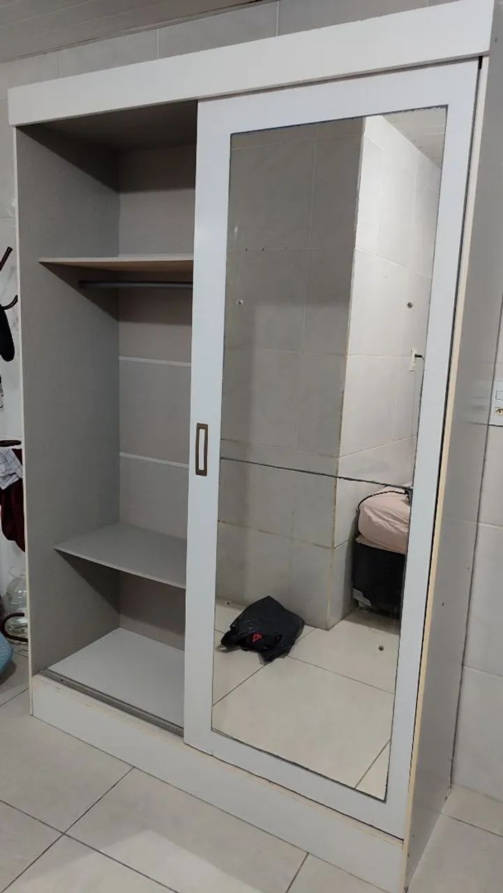 Guarda roupa de solteiro com espelho na porta - Foto 3