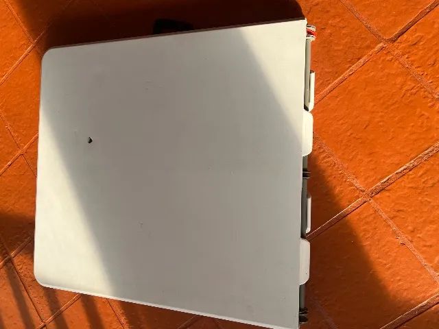 Mesa plástica com banquetas  - Foto 4