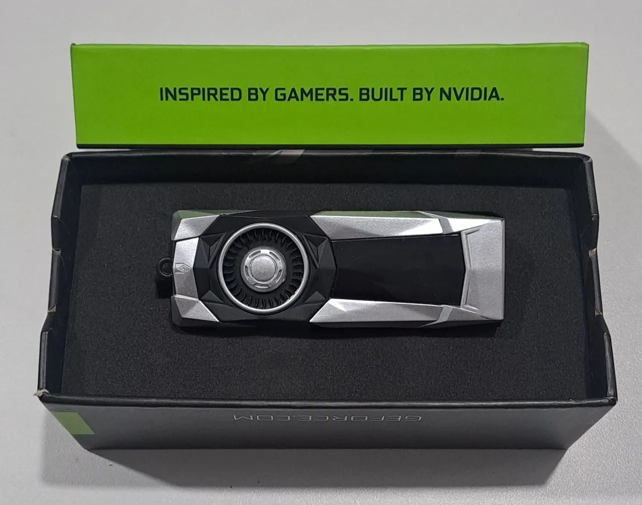 Pen Drive Temático GeForce 64GB - Foto 4