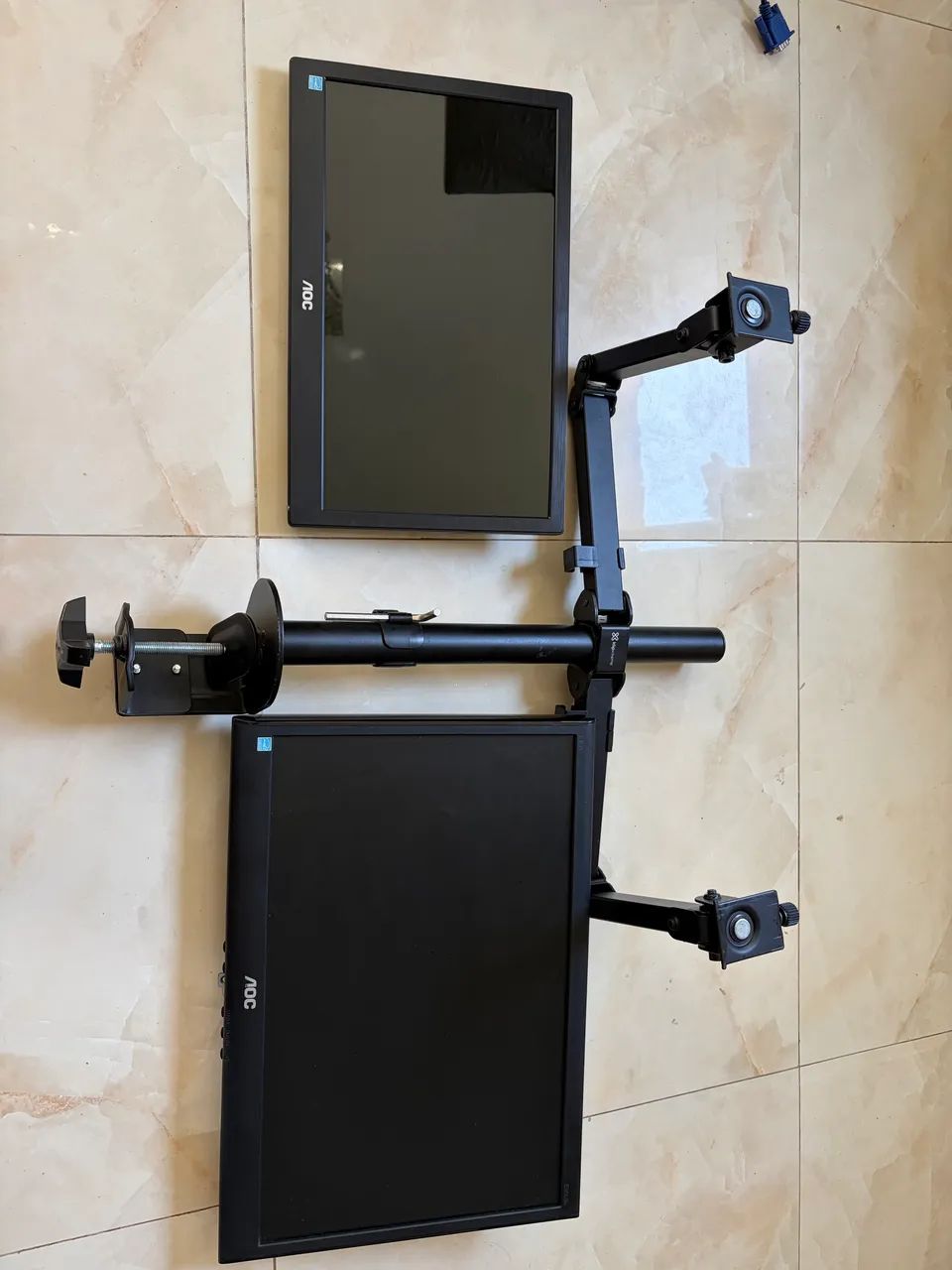 Suporte duplo articulado 