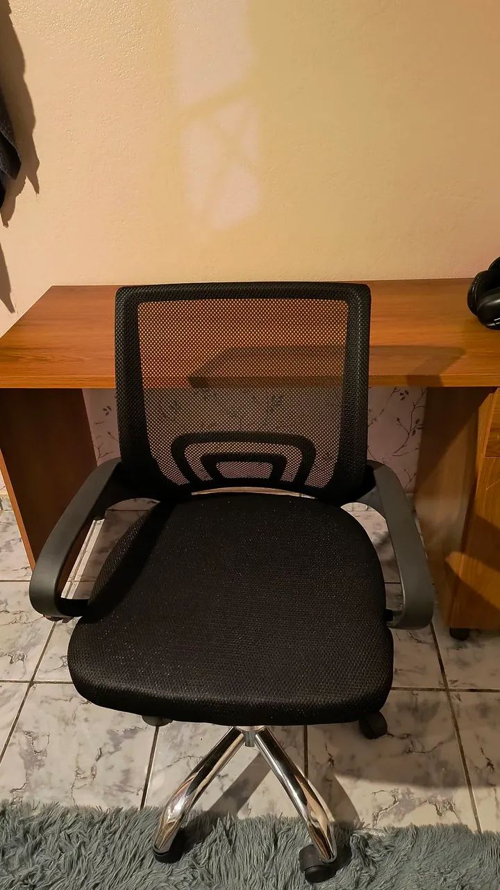 Escrivaninha com cadeira  - Foto 3