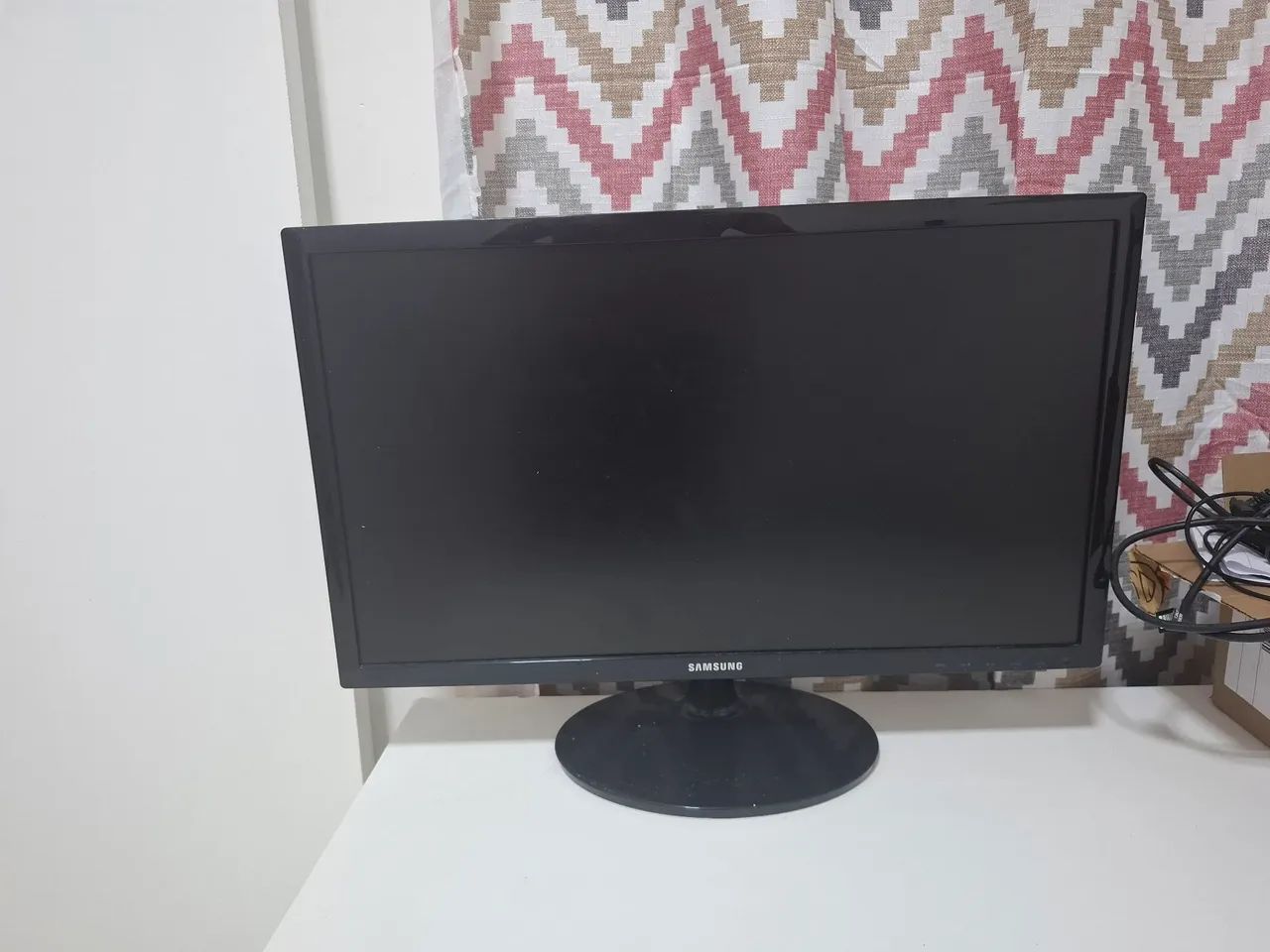 MONITOR 24'' POLEGADAS FULL HD HDMI E VGA