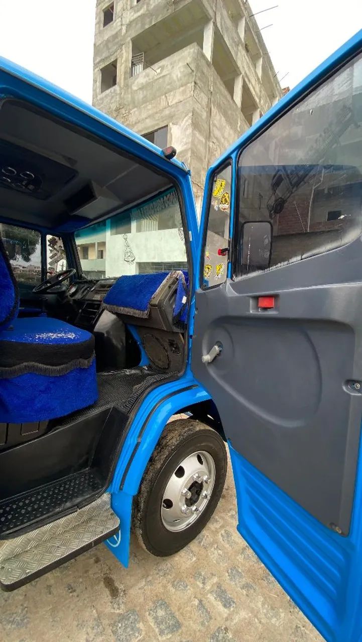 Mercedes bens 709 - Foto 5