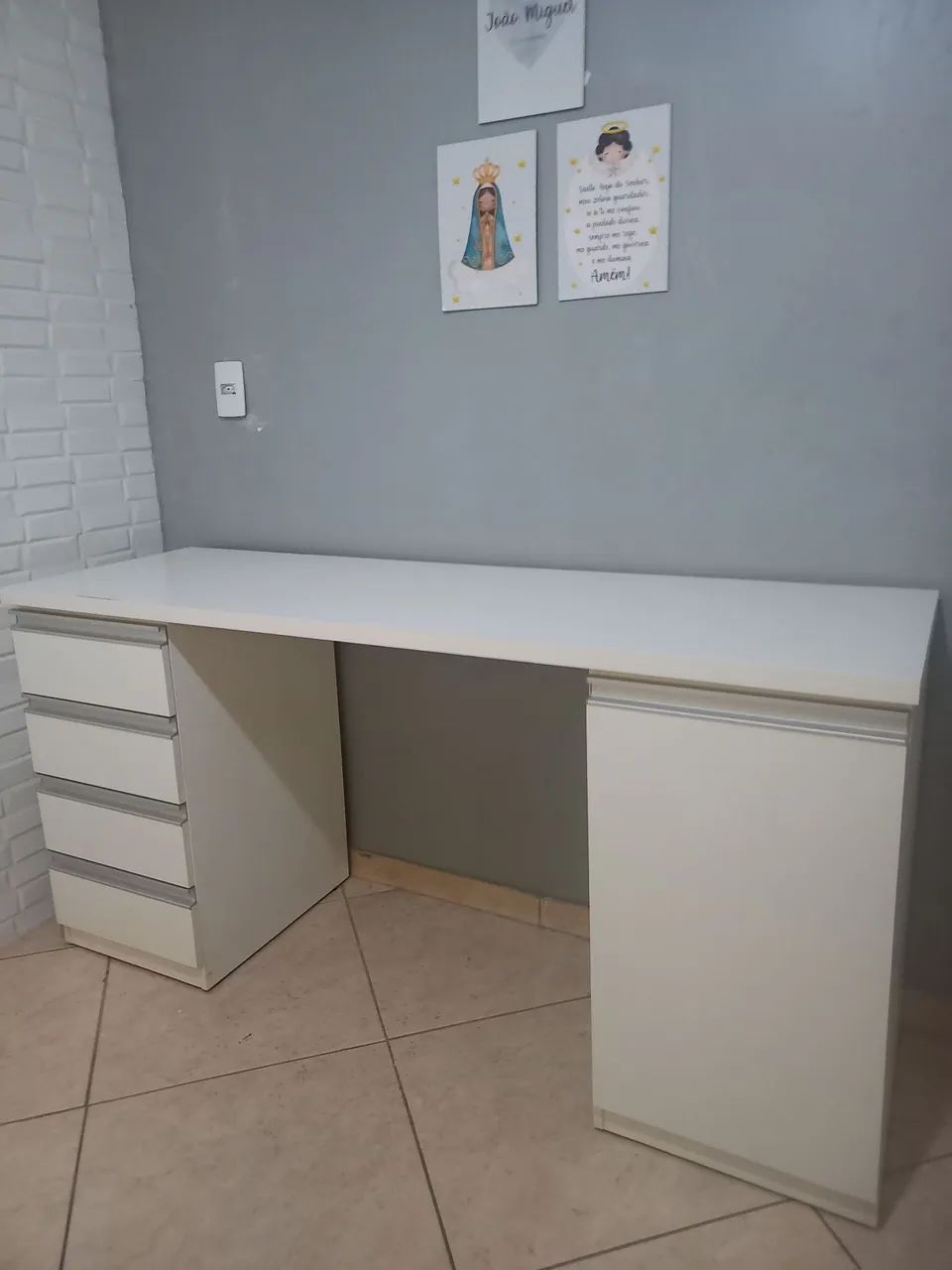 Escrivaninha MDF com armário e gaveteiro 