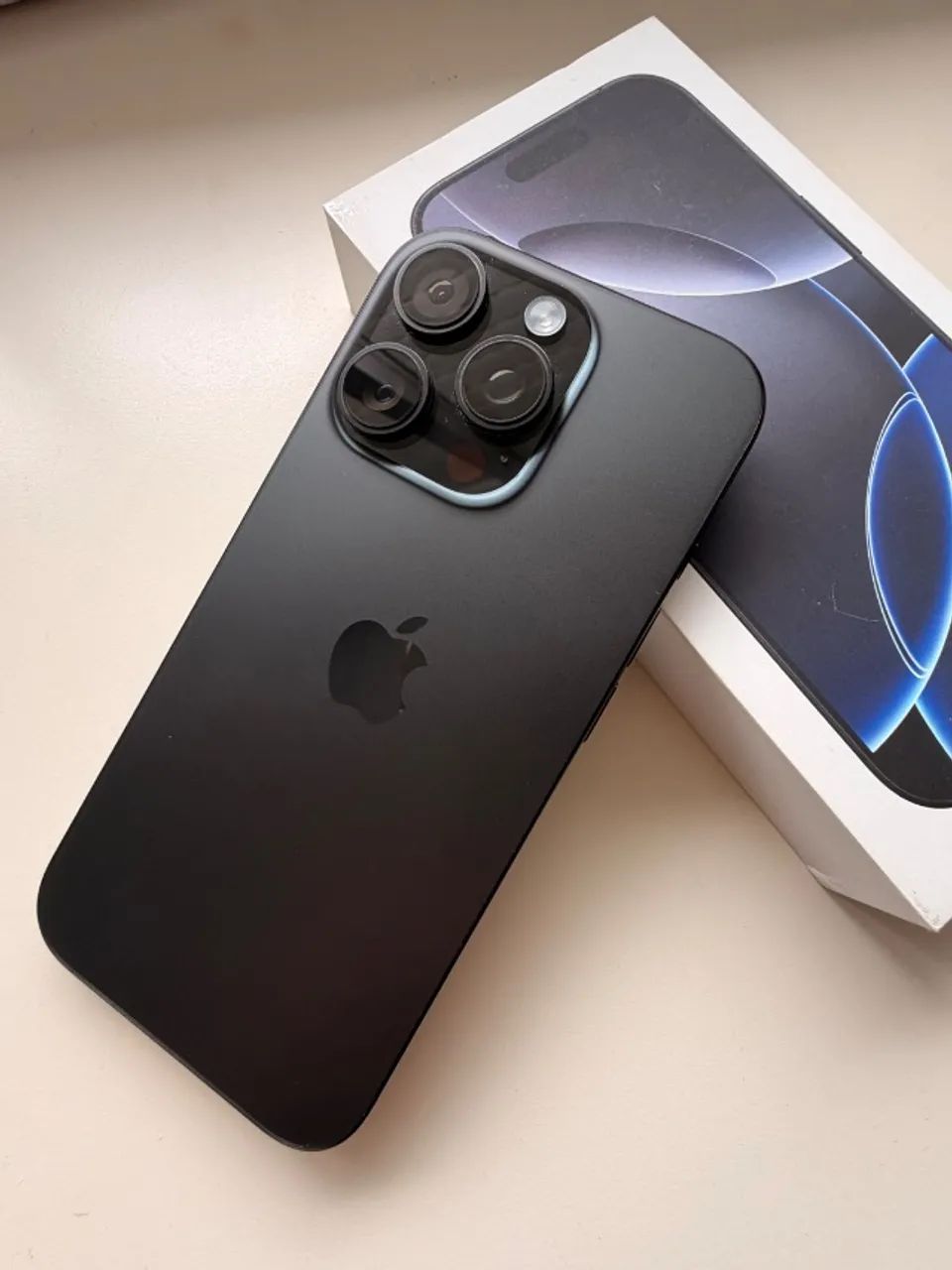 Pra vender ! 4500 iPhone 16 Pro 128 Impecável com acessórios Bateria 89%