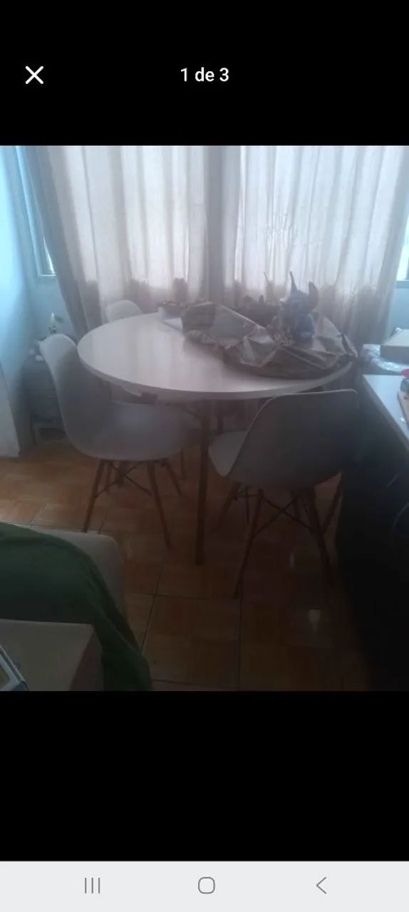 Mesa com 4 cadeiras