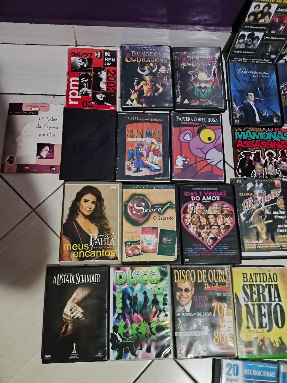 Lote com 42 Dvd de música + filmes 