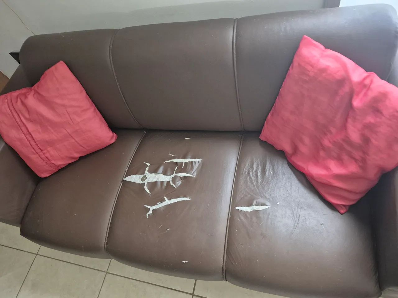 Sofá 3 lugares courino  - Foto 3