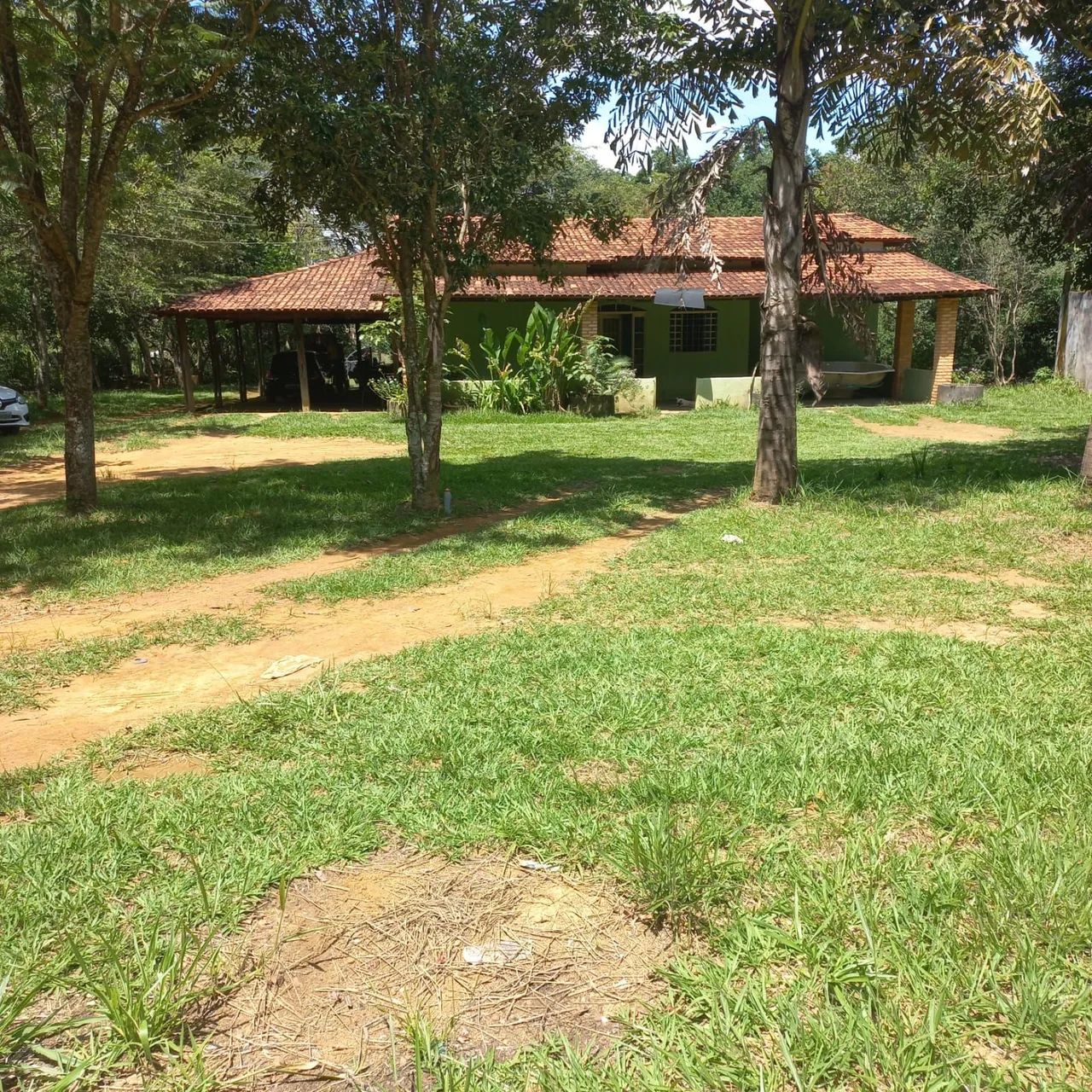 Chácara completa com mais de 600 M² de área construída 