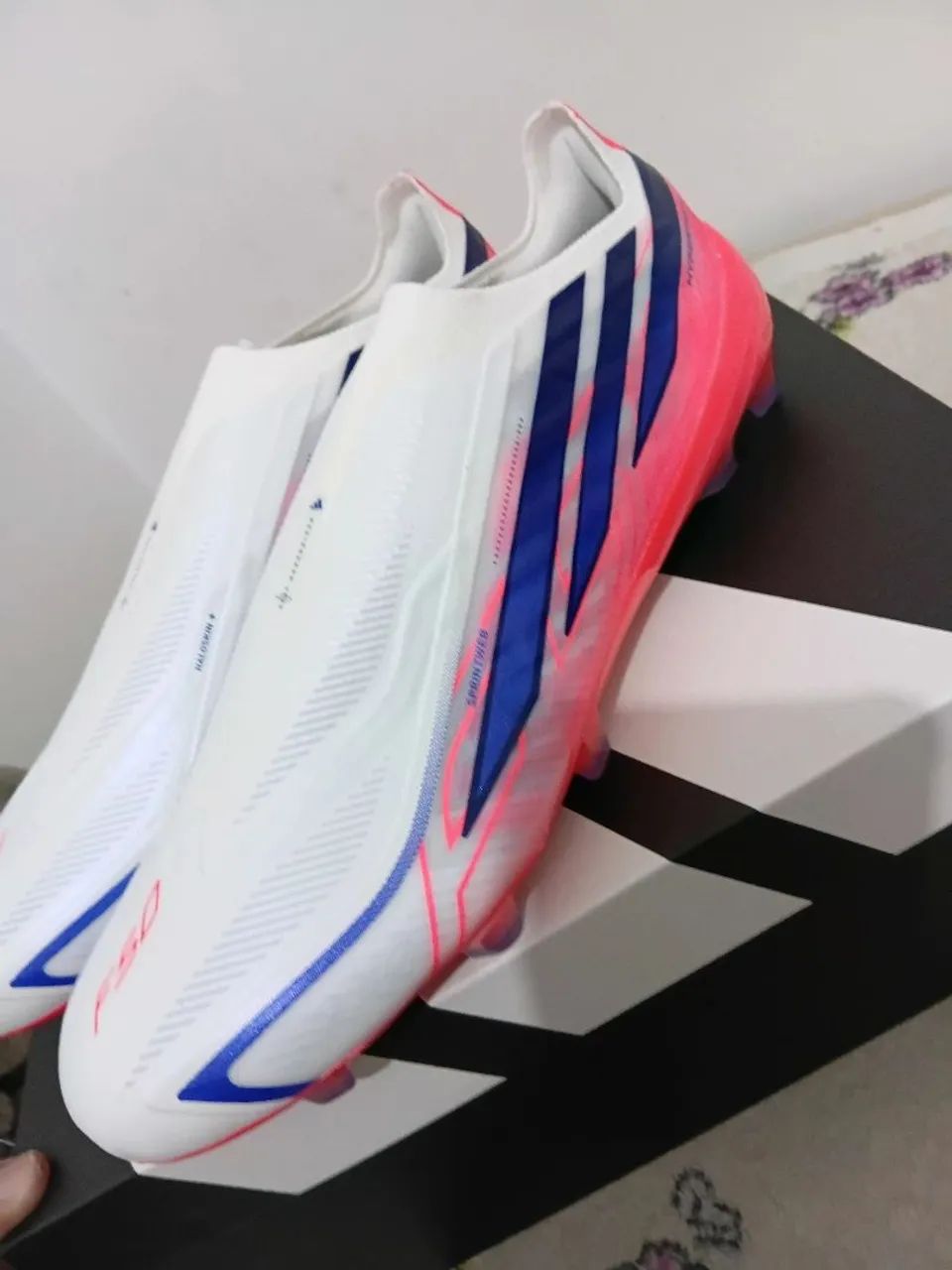 Chuteira Adidas F50 Hyperfast Pro - Foto 2