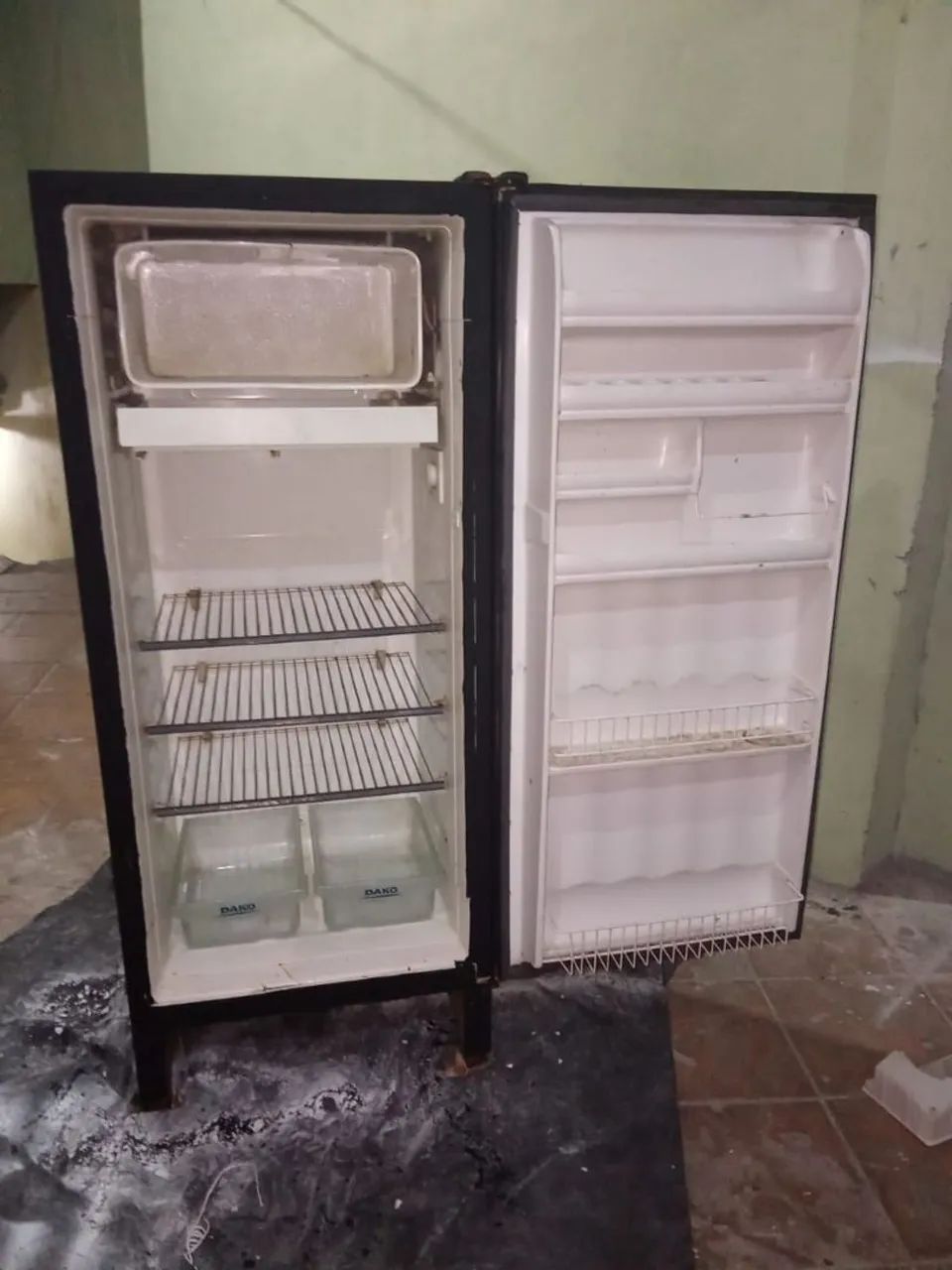 GELADEIRA 