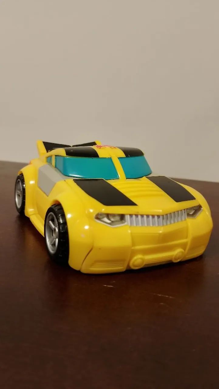 Boneco de ação Transformers Rescue Bots Bumblebee - Foto 2