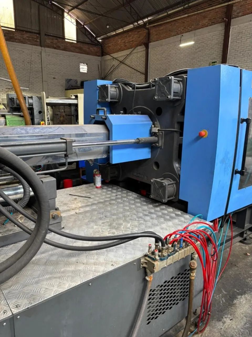 Injetora Plásticos Haitian 380 Ton - Foto 5