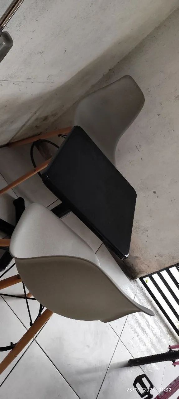 Vendo mesinha com banqueta  - Foto 3
