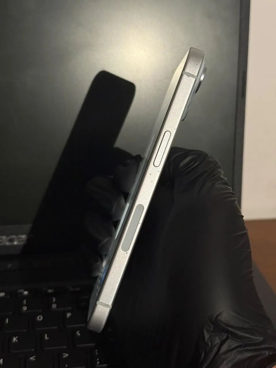 Iphone 15  128Gigas Branco em ótimo estado - Foto 3