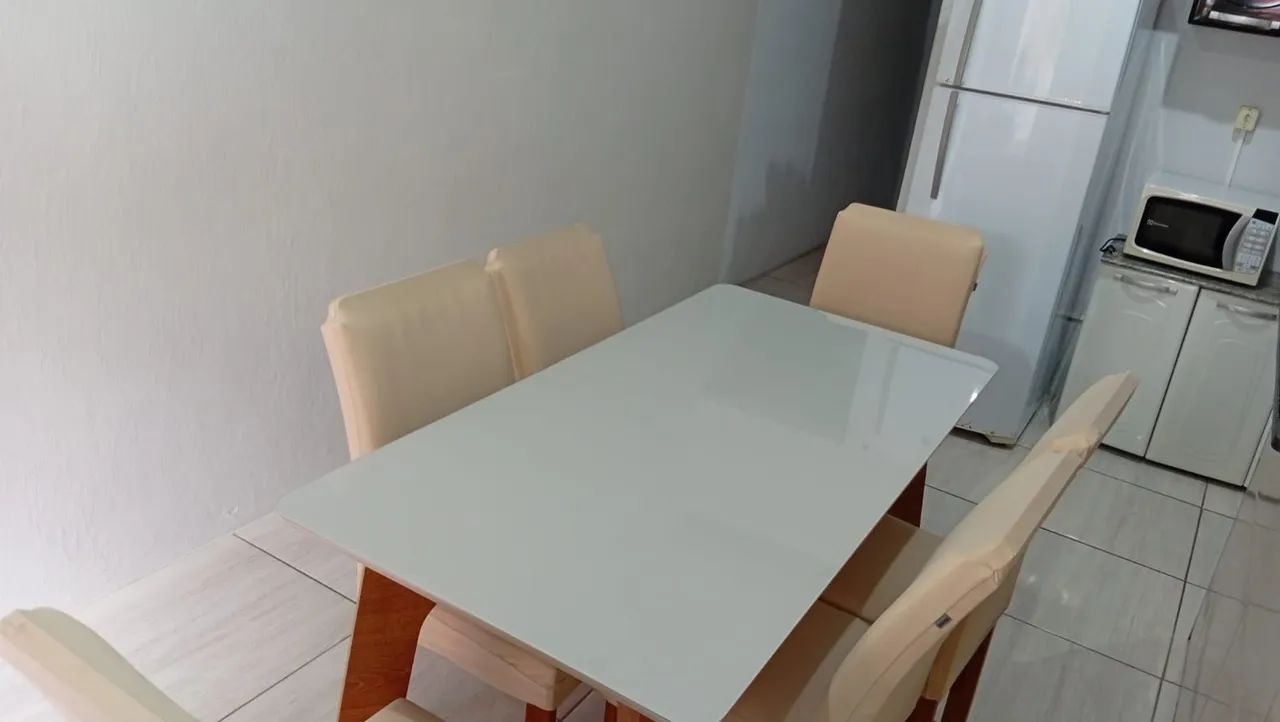 Mesa com 6 cadeiras tampo de vidro. - Foto 2