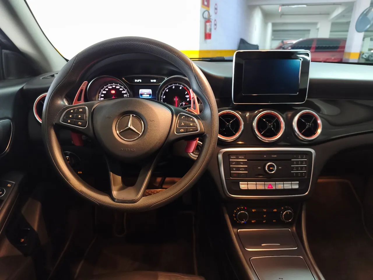 Mercedes-Benz CLA CLA-180 1.6 16V 122cv Aut., foto 4 de 10
