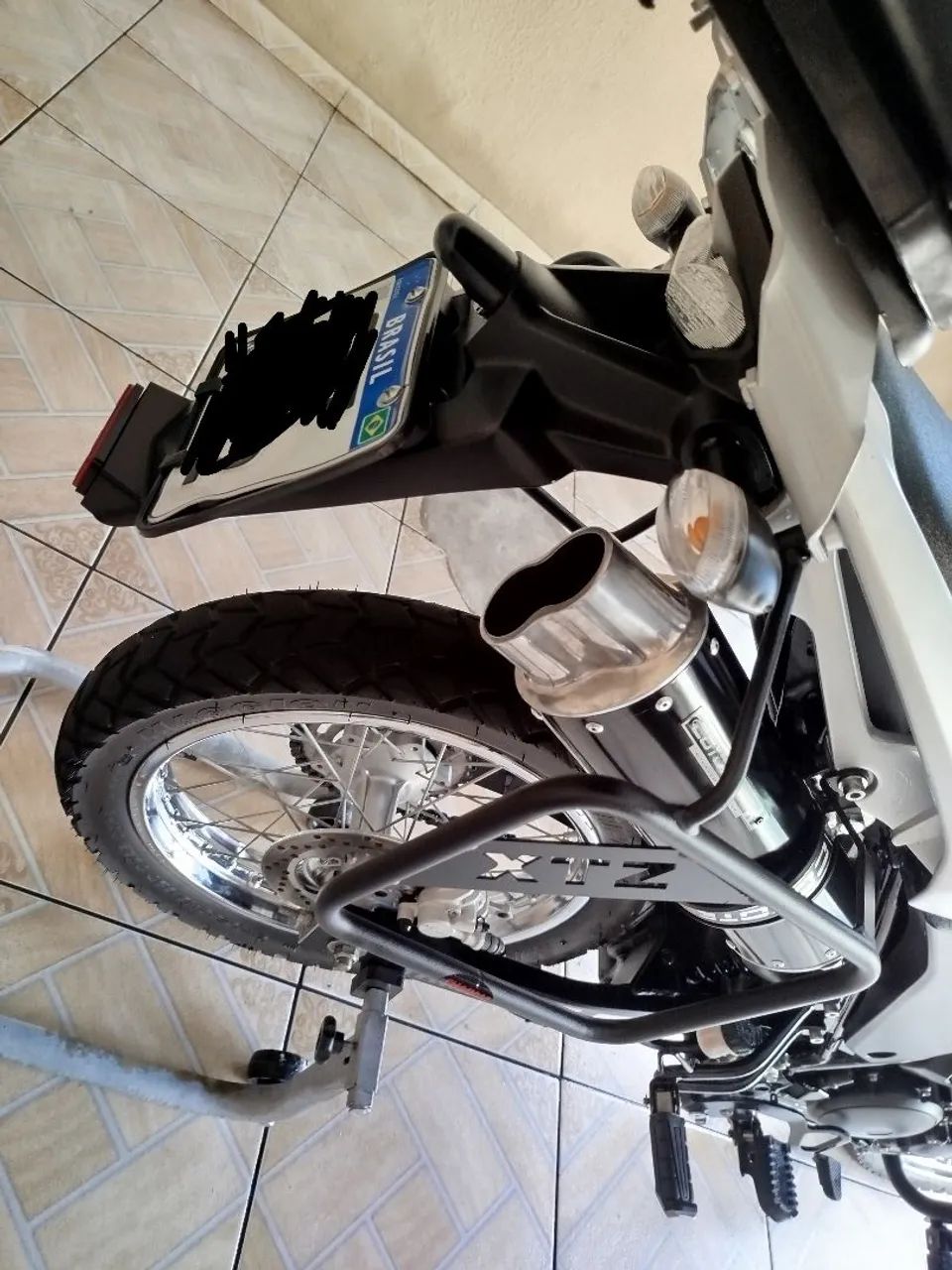 Lander 2023 Zerada, baixo km e cheia de acessórios. - Foto 5