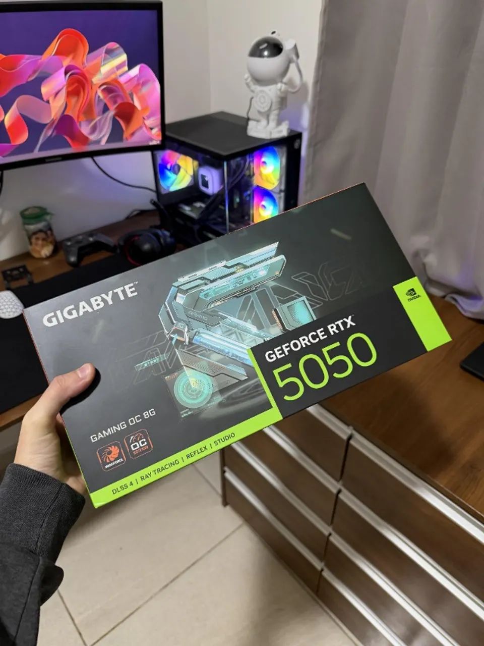 RTX 5050 gigabyte 3 fans