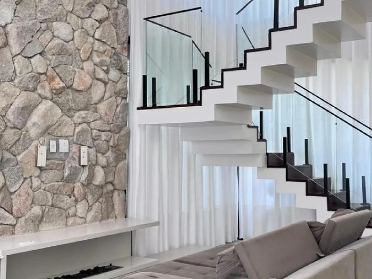 Casa ALUGUEL 3 Quartos com 3 Suítes e 269m² - Pedra Branca - Foto 4