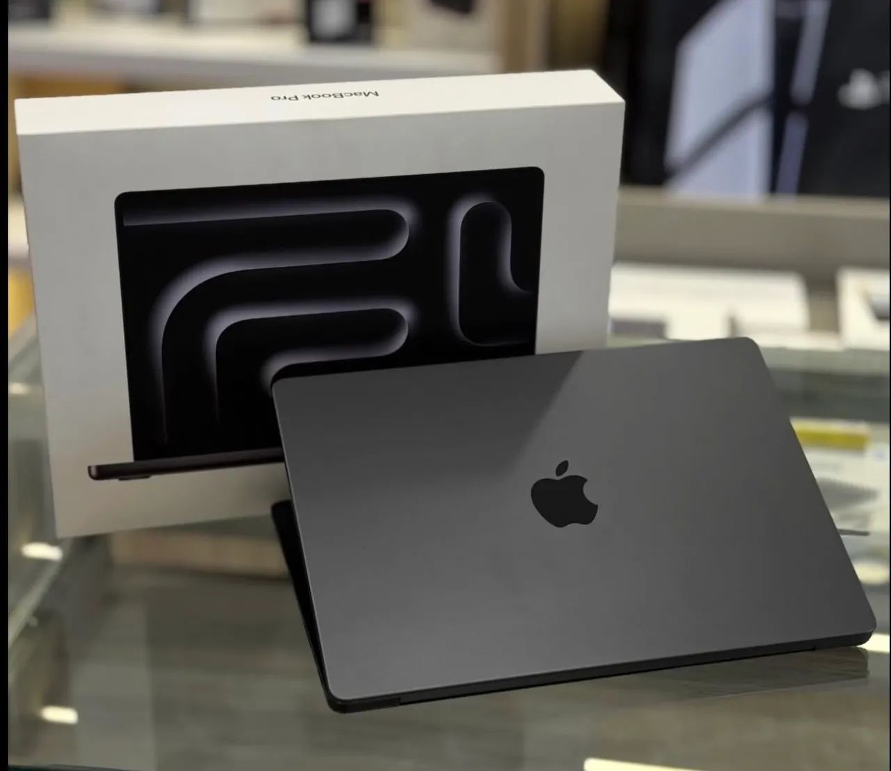 Mac book pro M5 ブラック　メモリ16GB 512GB Mac M5 pro 512/16gb Lacrados - Notebooks - Centro, Belo Horizonte