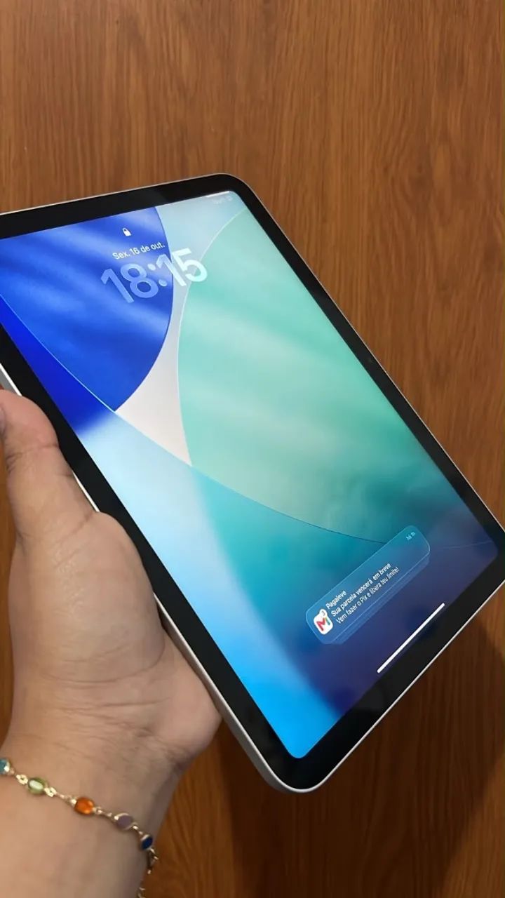 iPad 11 semi novo 