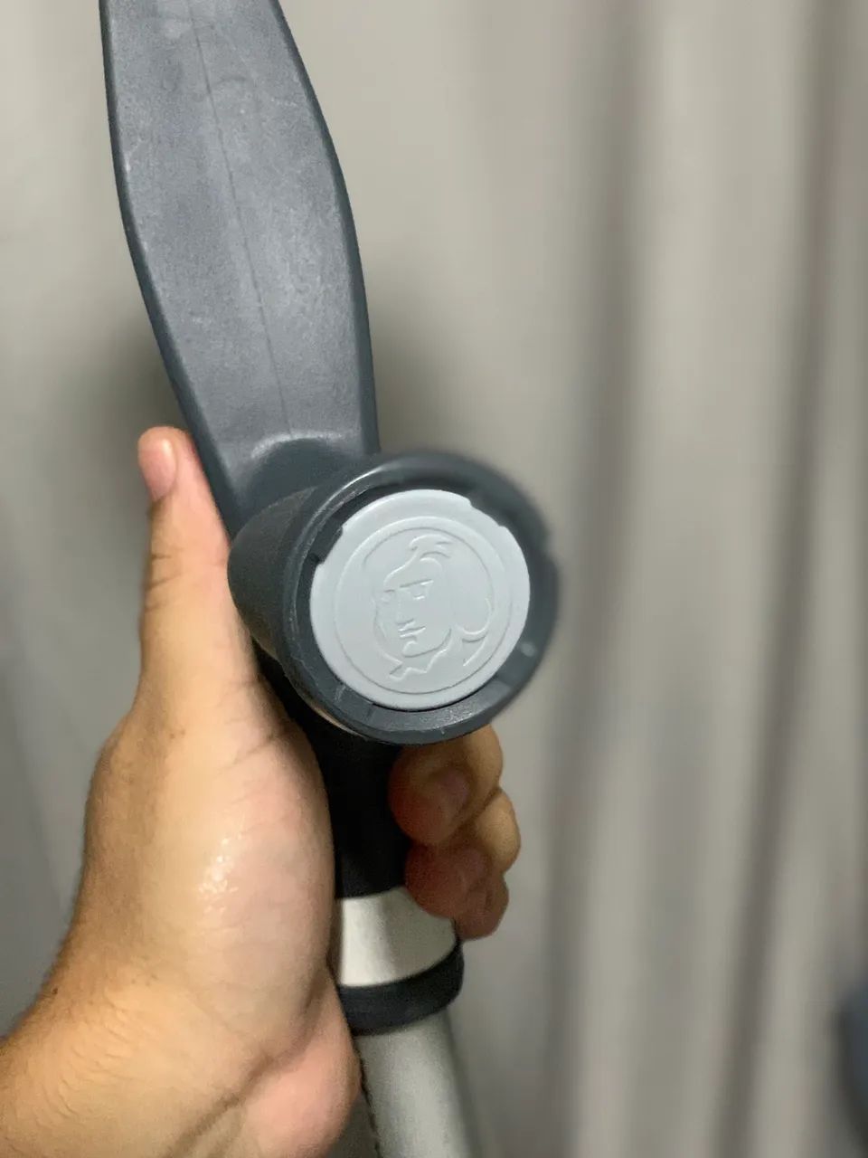 PAR DE MULETAS PERFEITO ESTADO - Foto 4