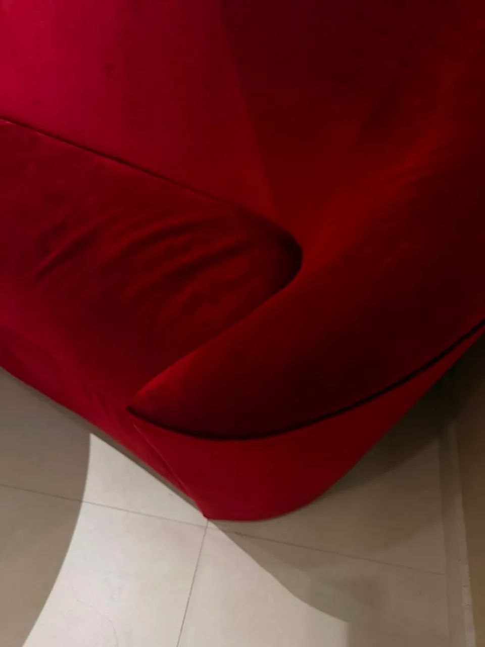 Sofá veludo vermelho 1.80cm - Foto 3