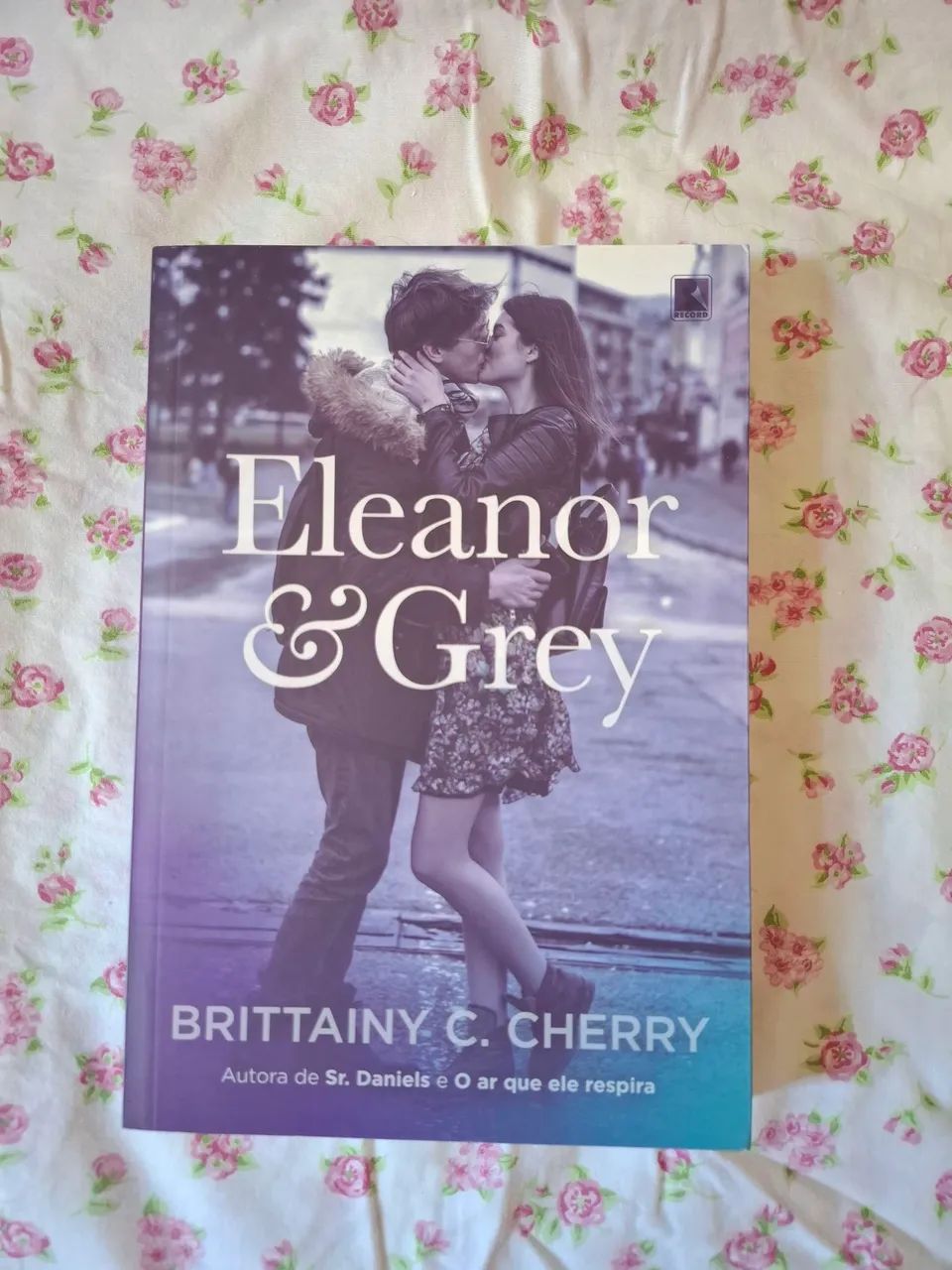 Livro Eleanor & Grey