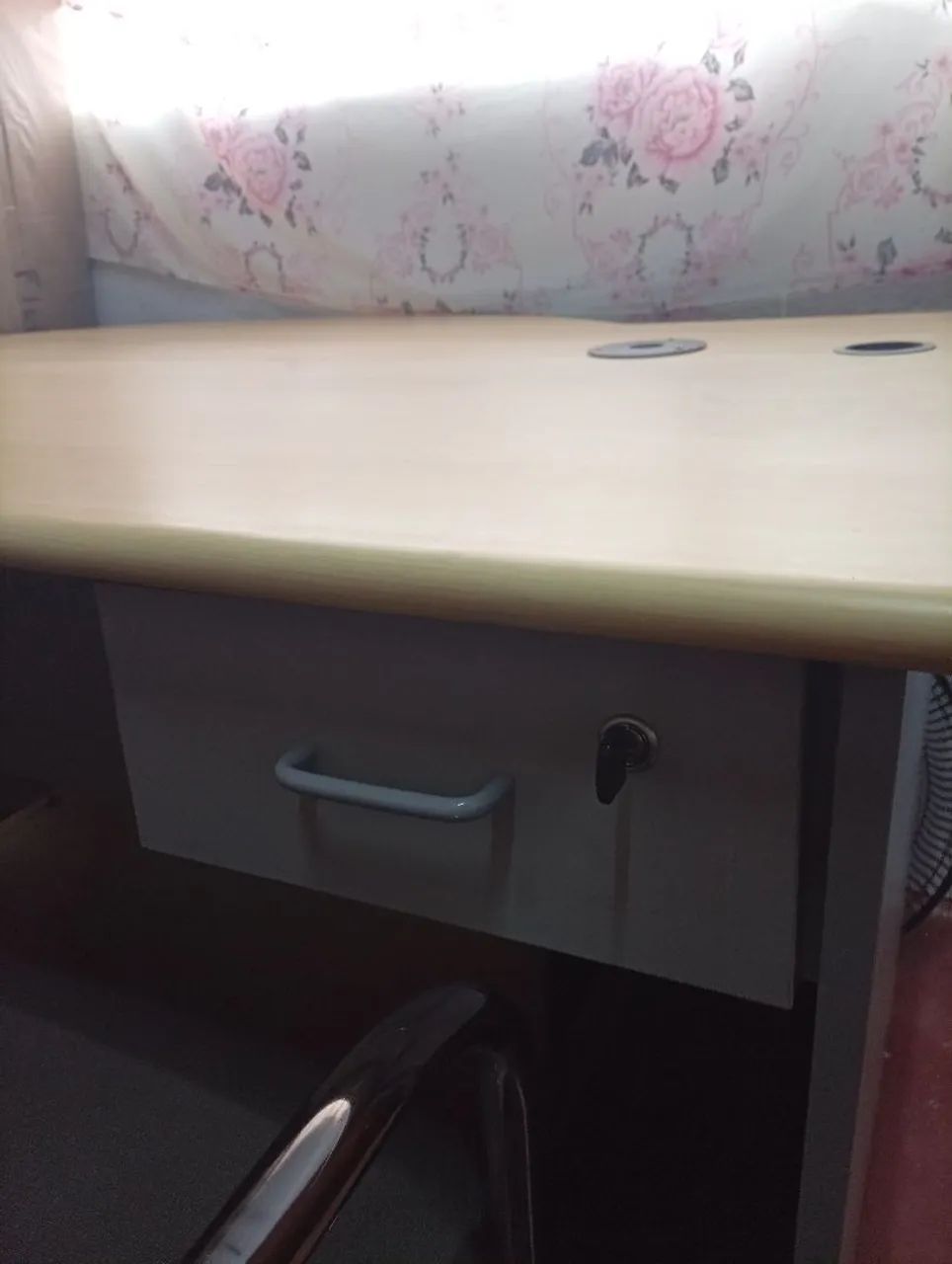 Mesa c/ 2 cadeiras para escritório  - Foto 3