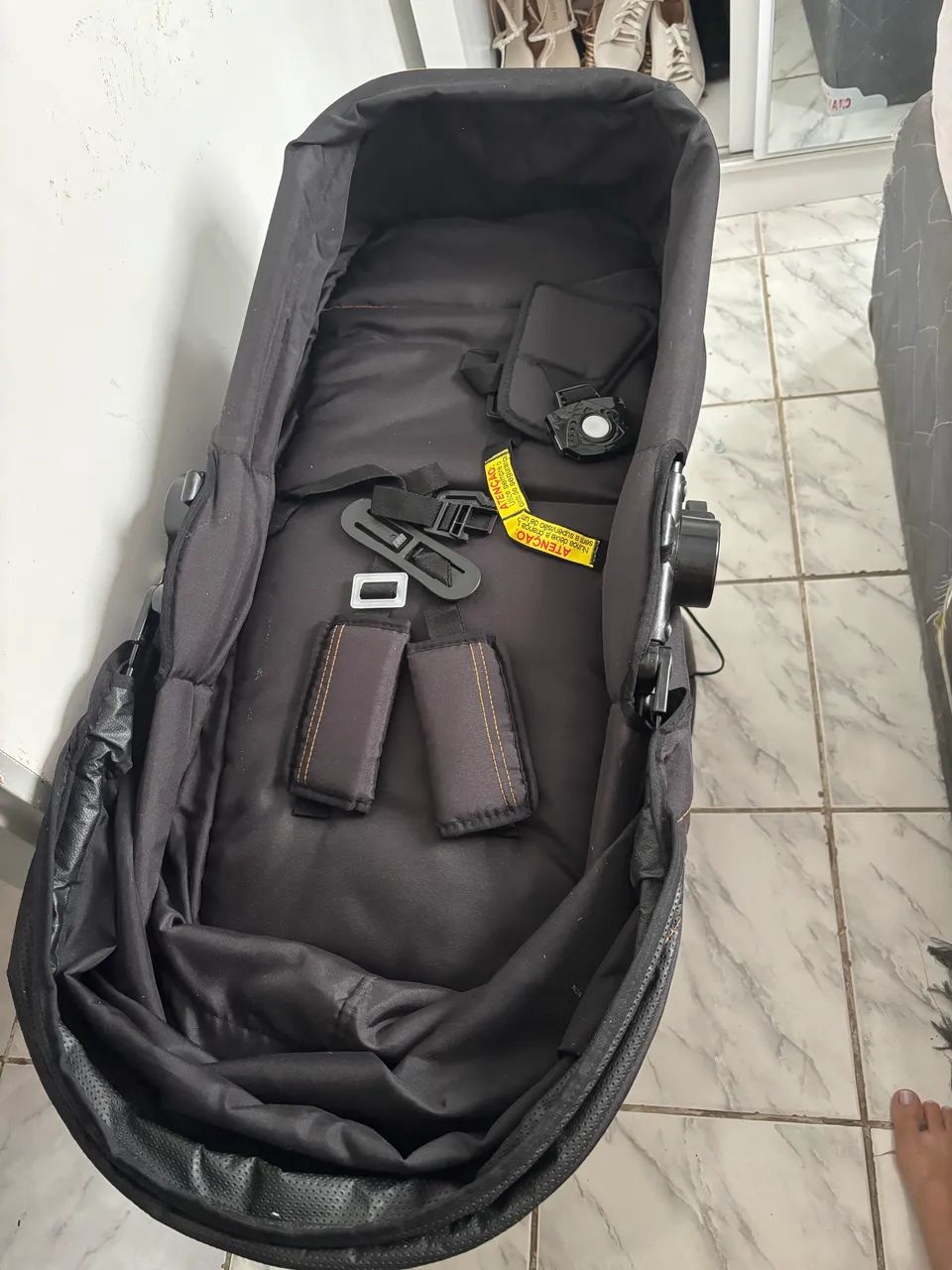 Vendo carrinho de bebê galzerano e bebê conforto  - Foto 4