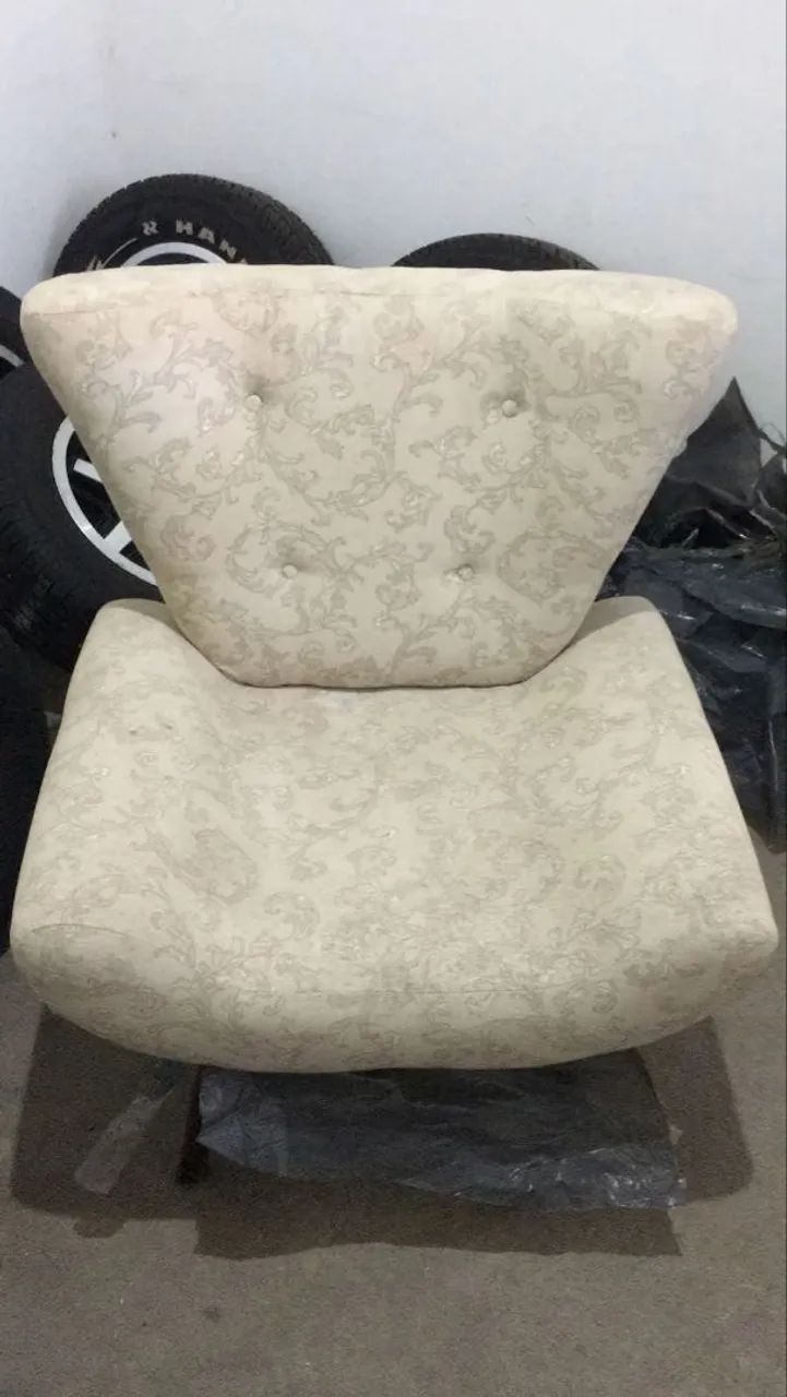 Vendo 2 cadeiras decorativas