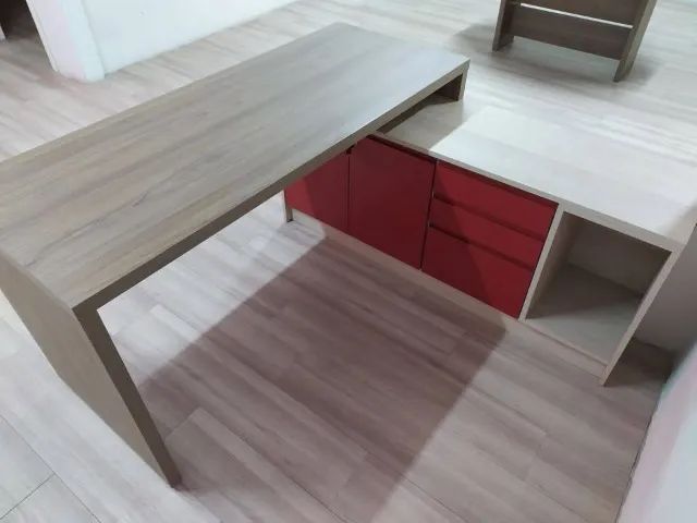 Mesa sob medida com armário MDF - Foto 2