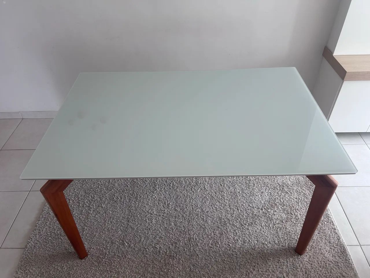 Mesa retangular tampo vidro 1,40 x 0,90 