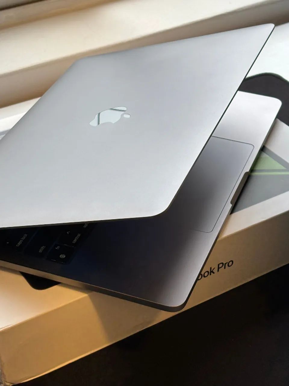 MacBook PRO com chip M1 512gb 13.3