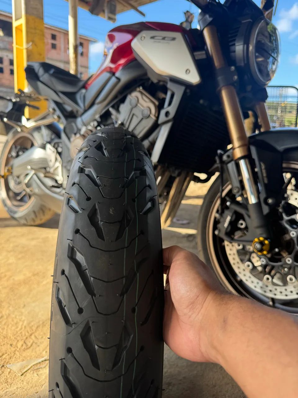 CB 650r 2022 moto extra  - Foto 5