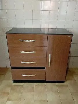 Vendo uma Cômoda