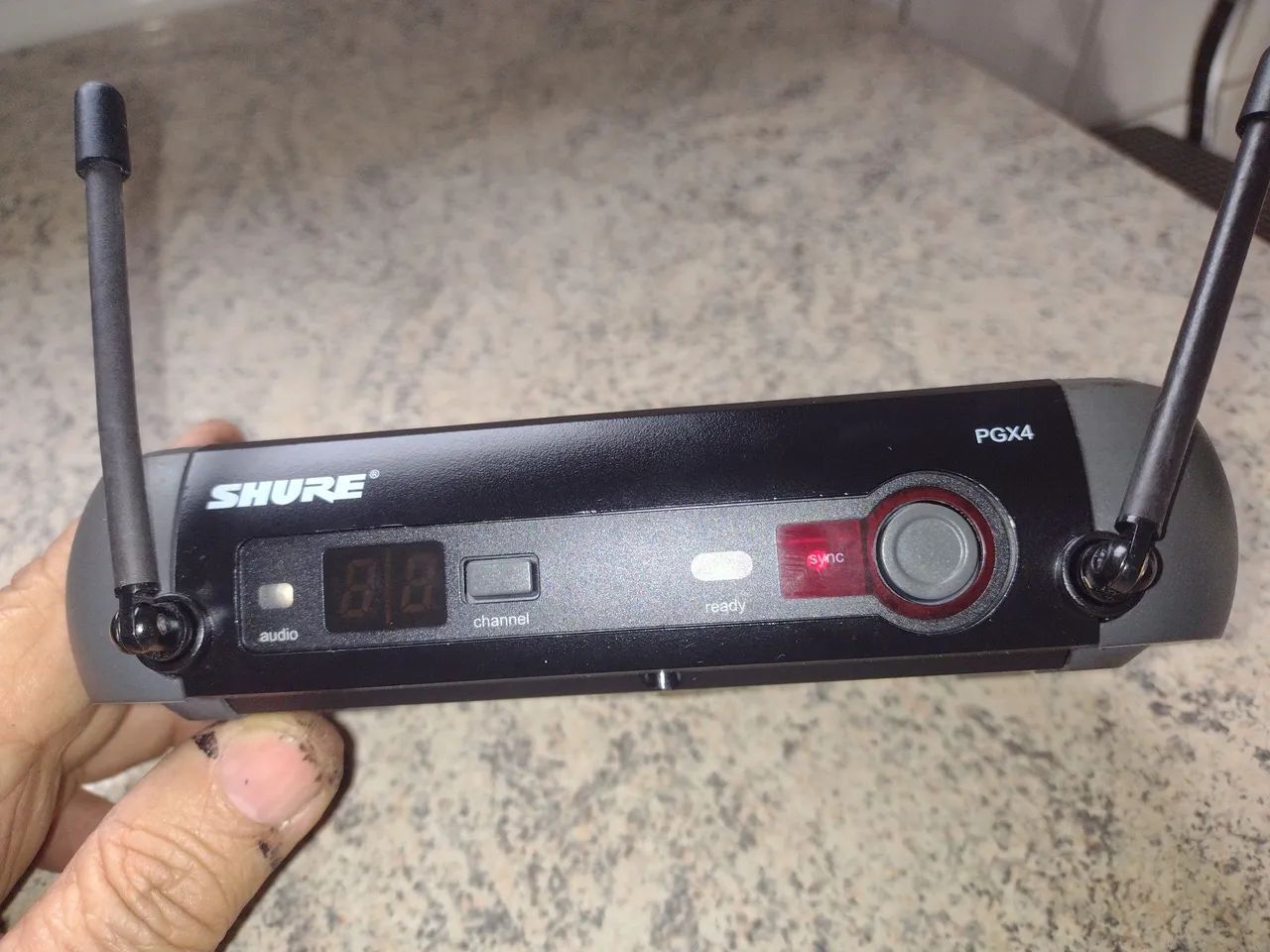 MICROFONE SEM FIO SHURE PGX4 (SÓ BASE)