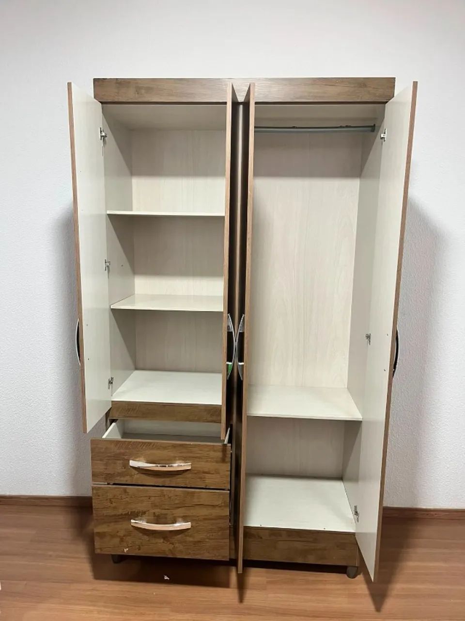 Guarda- roupa Solteiro 4 portas - Foto 4