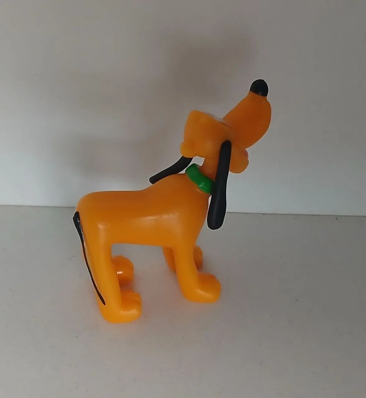 BONECO MINIATURA ORIGINAL DISNEY PLUTO CACHORRO DA TURMA DO MICKEY - Foto 2