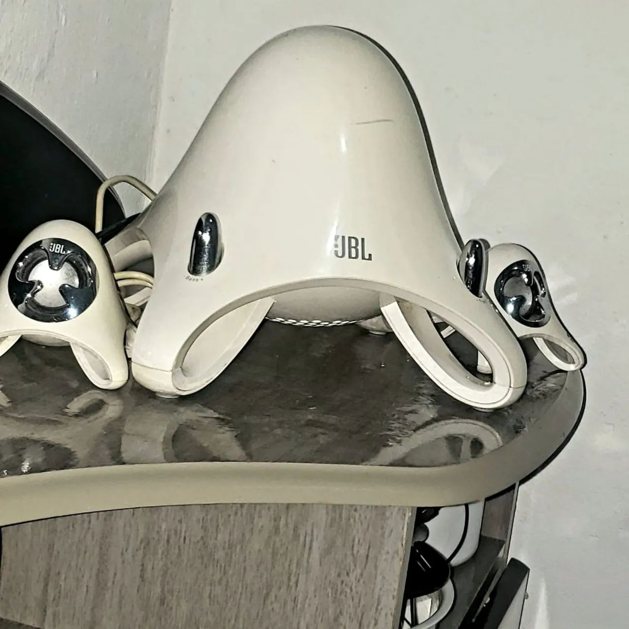 Caixa subwoofer JBL de mesa. - Foto 3