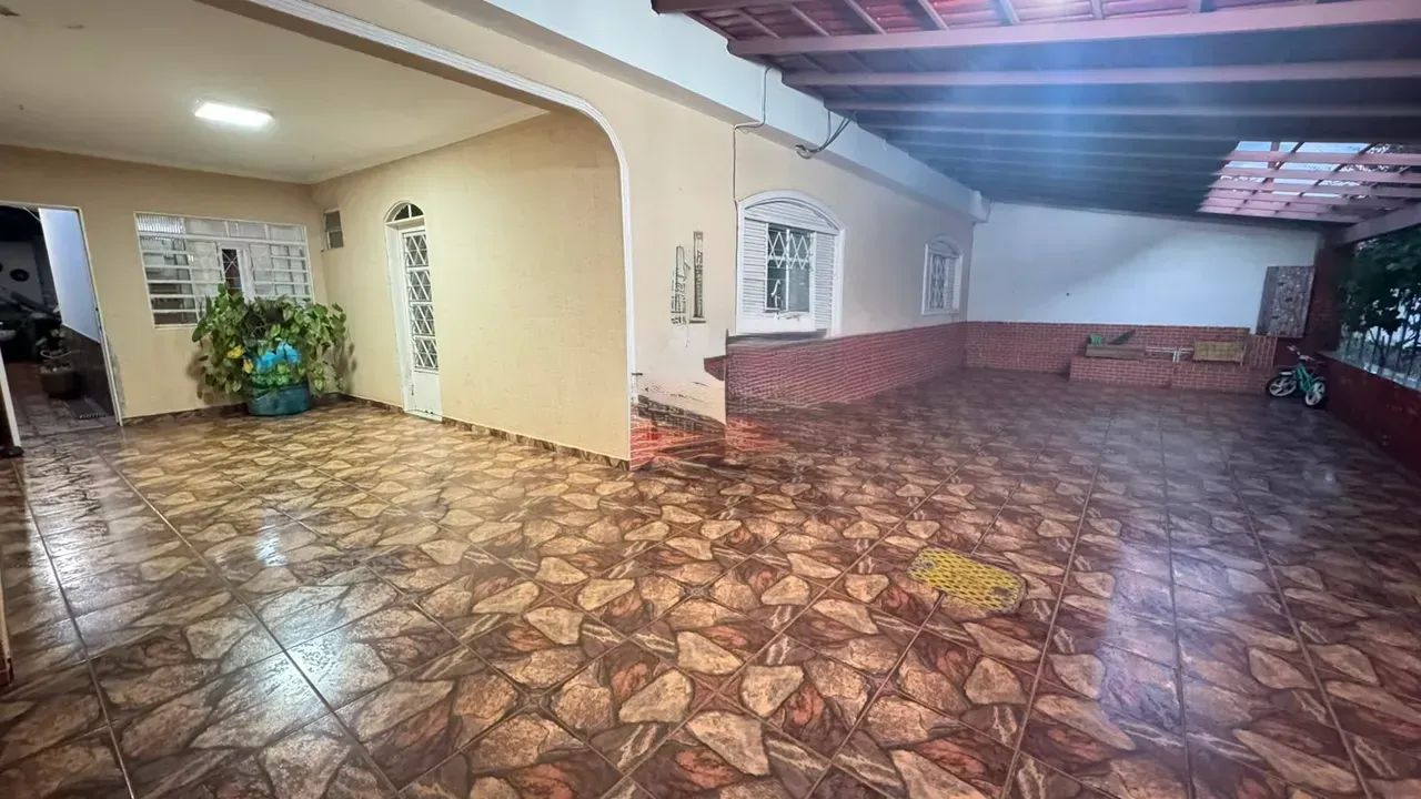 Imóvel  Excelente com 3 Quartos, 248m² Construídos e Excelente Área Externa - Foto 3