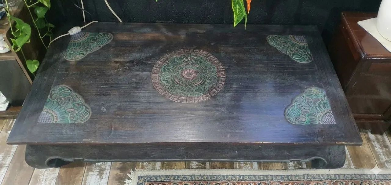 Mesa de Centro Oriental Antiga - Importada dos EUA