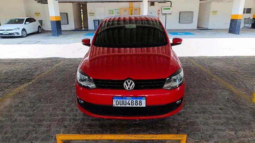 Volkswagen Fox 1.0 MI Total Flex 8V 5P 2014 - Foto 2