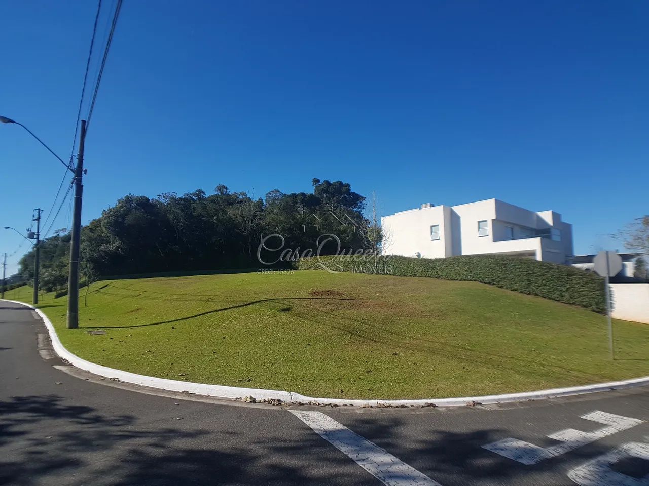 Esquina e com vista privilegiada.