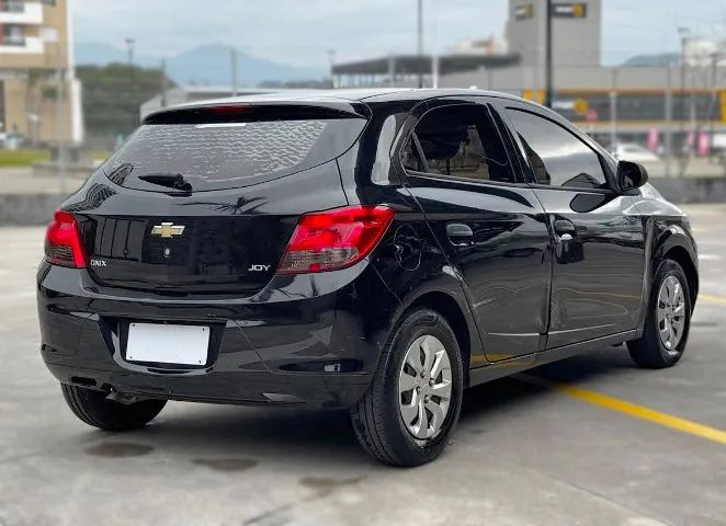 Chevrolet Onix JOY Hatch 1.0 8V Flex Mec. 4P 2019 - Foto 4