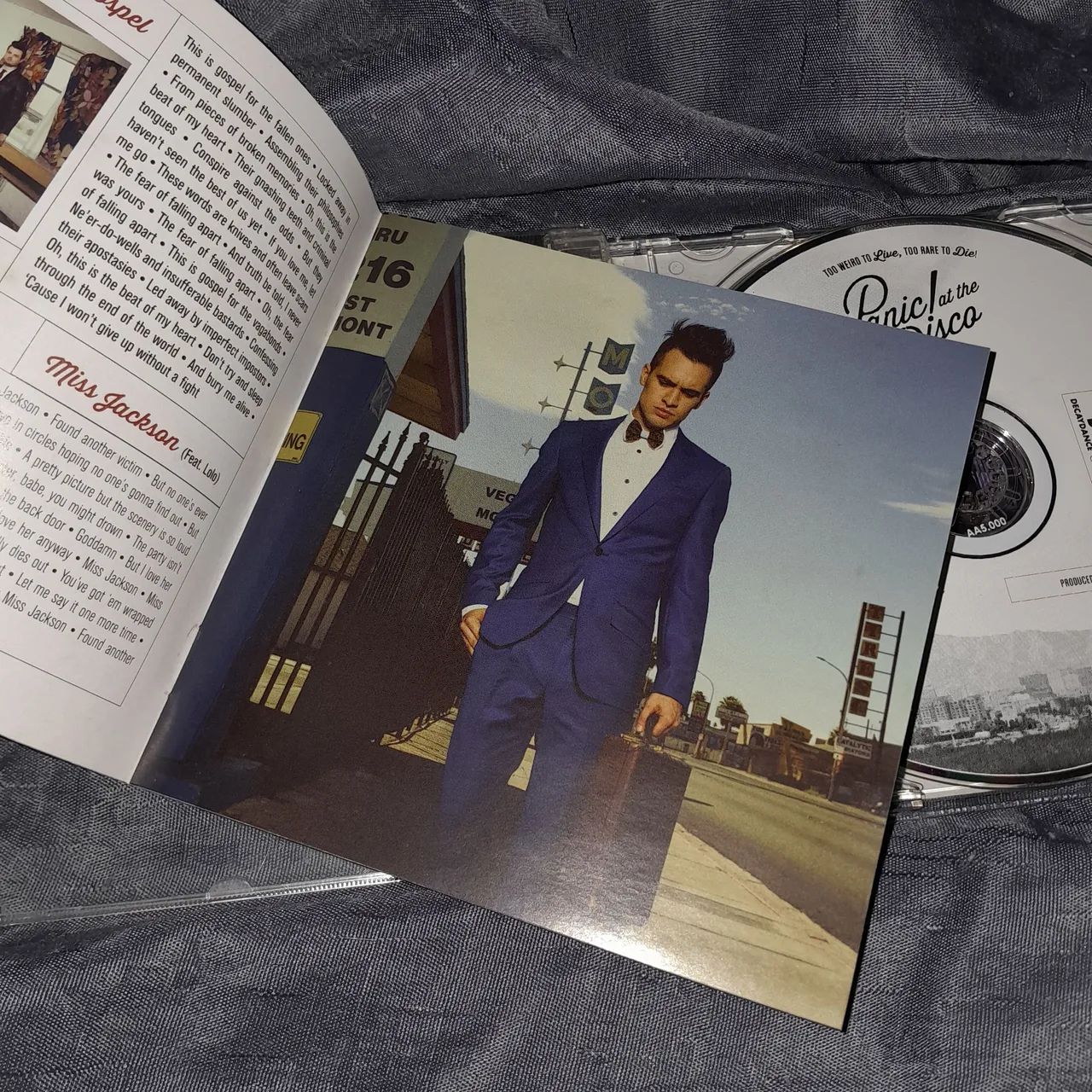 2 cds Panic at the disco - Foto 6