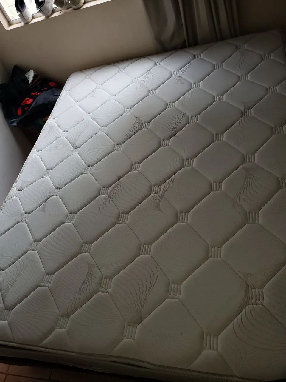 CAMA QUEEN EM PERFEITO ESTADO - PRATICAMENTE NOVA! - Foto 5