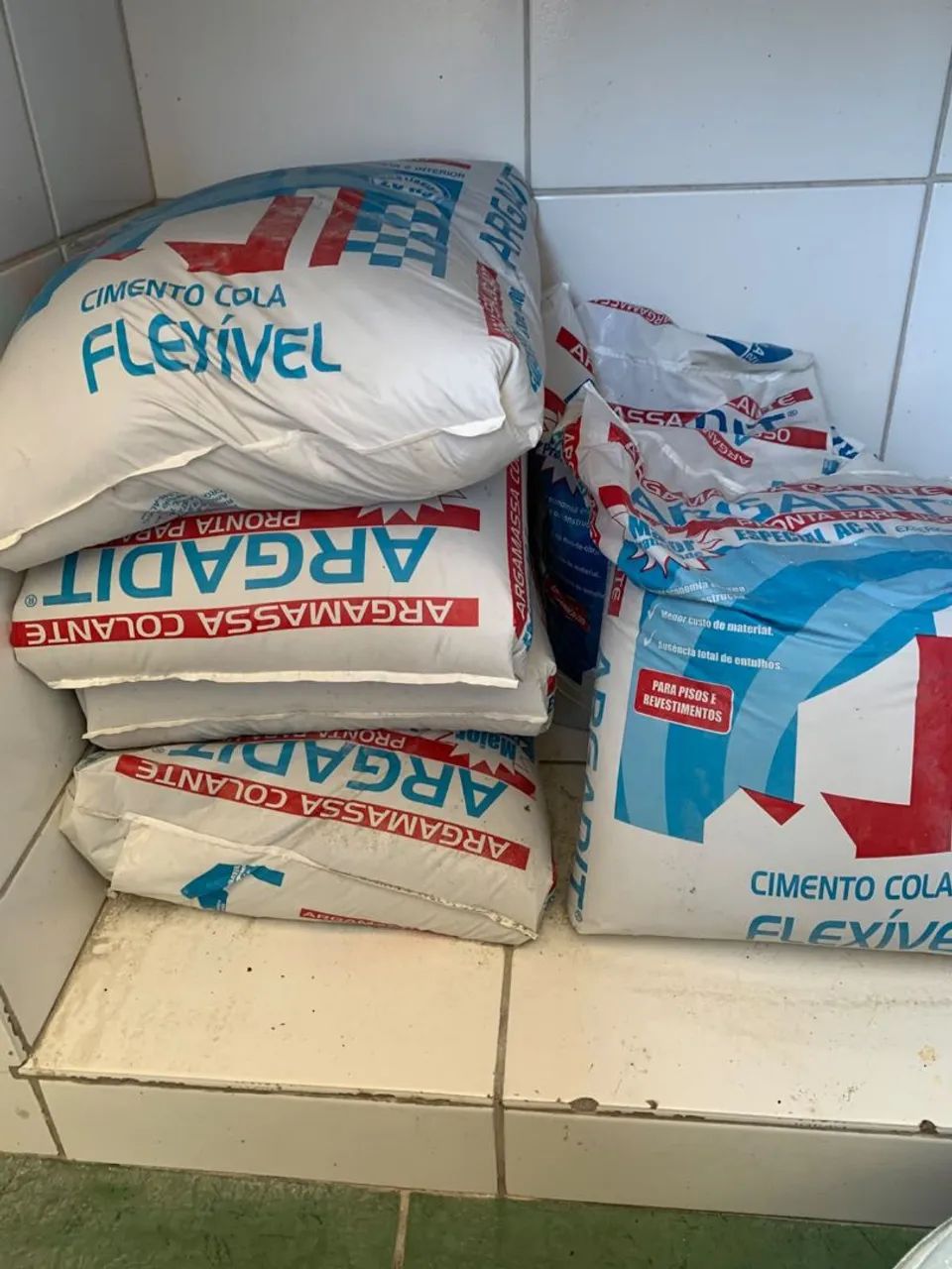 Vendo 6 saco de argamassa c2 - Foto 3